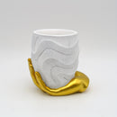 Recipiente de Caneta em Resina Dourada com Base em Formato de Mão