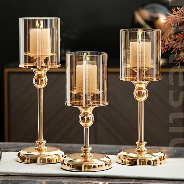 Conjunto de 3 Peças de Castiçais Elegantes em Metal Dourado