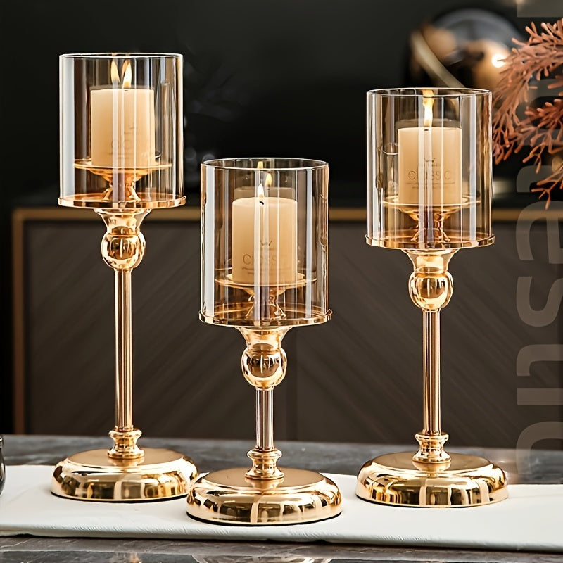Conjunto de 3 Peças de Castiçais Elegantes em Metal Dourado