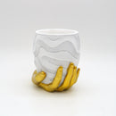 Recipiente de Caneta em Resina Dourada com Base em Formato de Mão