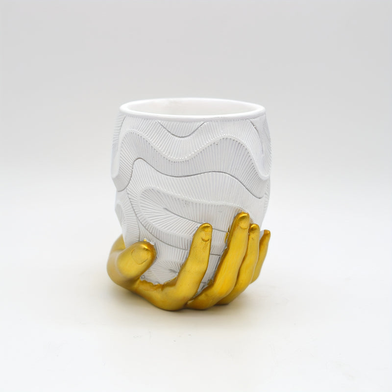 Recipiente de Caneta em Resina Dourada com Base em Formato de Mão