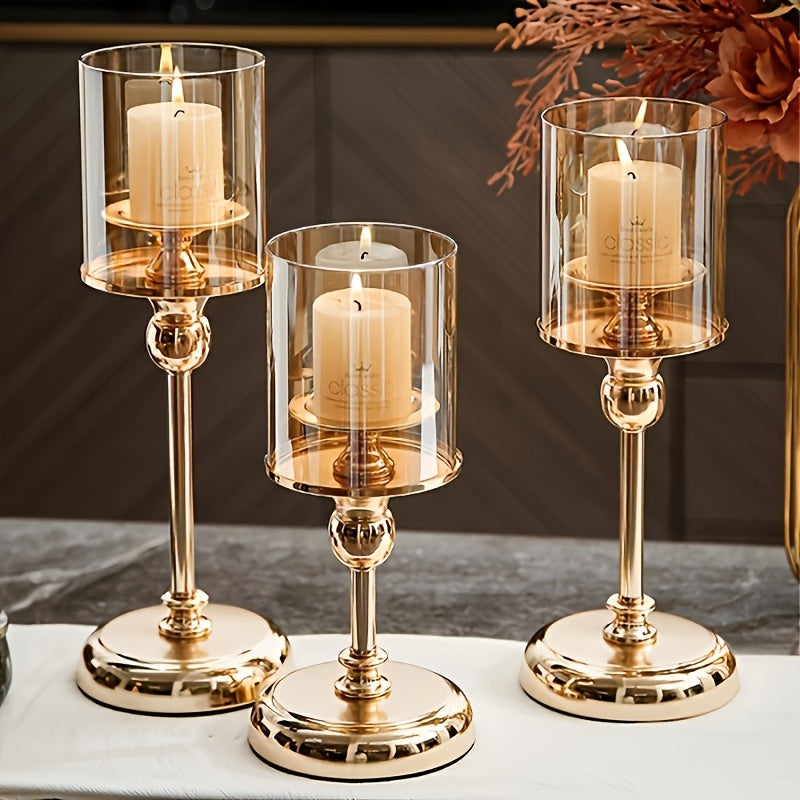 Conjunto de 3 Peças de Castiçais Elegantes em Metal Dourado