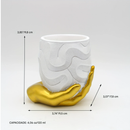 Recipiente de Caneta em Resina Dourada com Base em Formato de Mão